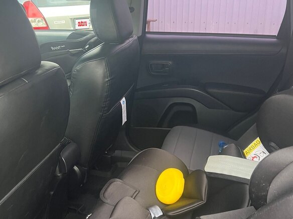 2011 Mitsubishi Outlander II Рестайлинг, чёрный, 1100000 рублей - вид 5