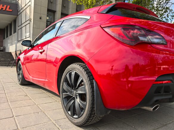 2013 Opel Astra GTC J Рестайлинг, красный, 1000000 рублей - вид 9