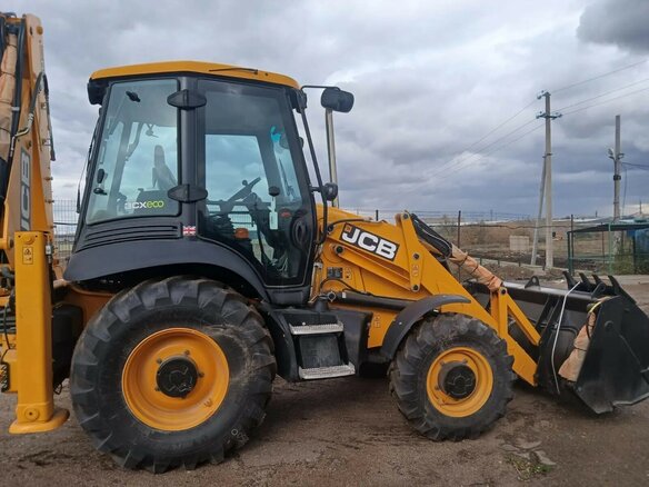 2026 JCB 3CX, жёлтый, 15900000 рублей