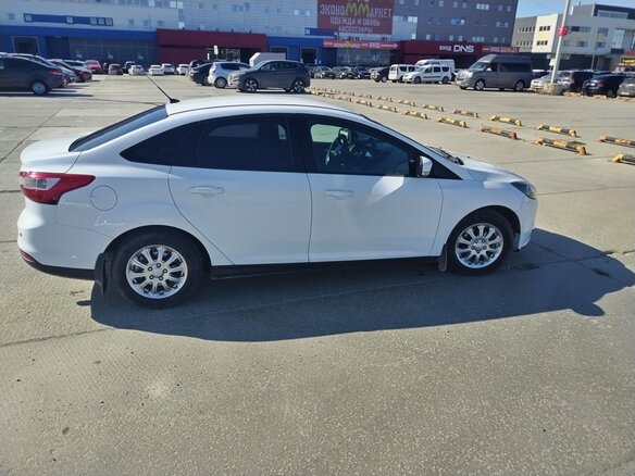 2013 Ford Focus III, белый, 800000 рублей - вид 3