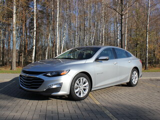 2018 Chevrolet Malibu IX Рестайлинг, серебристый, 1450000 рублей, вид 4