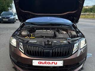 2017 Skoda Octavia III (A7) Рестайлинг, коричневый, 2200000 рублей, вид 4