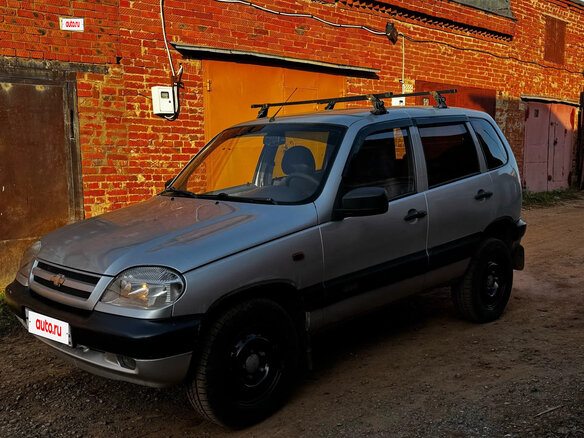 2004 Chevrolet Niva I, серебристый, 250000 рублей