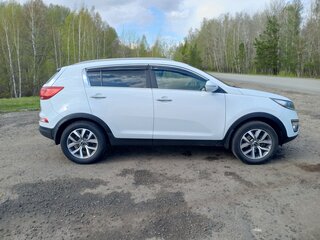2014 Kia Sportage III Рестайлинг, белый, 1600000 рублей, вид 3