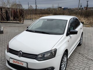 2013 Volkswagen Polo V, белый, 880000 рублей, вид 1