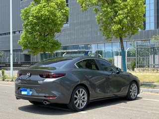 2021 Mazda 3 Axela IV (BP), серый, 1580000 рублей, вид 4