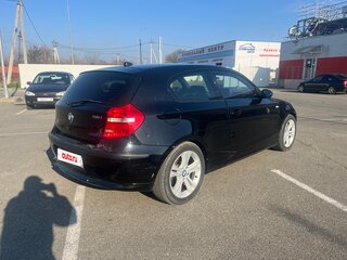 2008 BMW 1 серии 116i I (E81/E82/E87/E88) Рестайлинг, чёрный, 899000 рублей, вид 4
