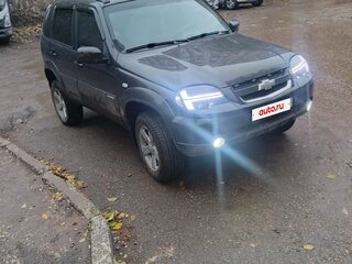 2015 Chevrolet Niva I Рестайлинг, коричневый, 490000 рублей, вид 3