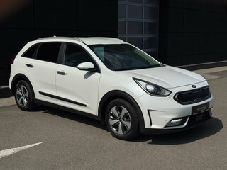 2017 Kia Niro I, белый, 2127000 рублей, вид 4