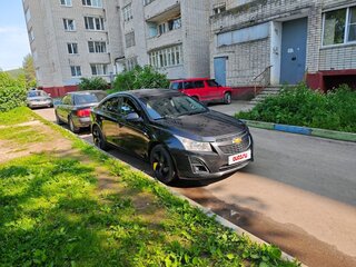 2013 Chevrolet Cruze I Рестайлинг, чёрный, 660000 рублей, вид 3