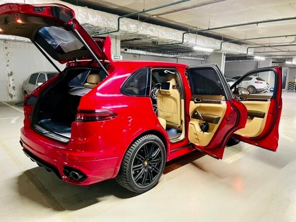2015 Porsche Cayenne GTS II Рестайлинг (958), красный, 4500000 рублей - вид 10