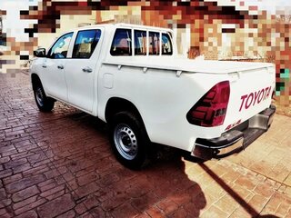 2022 Toyota Hilux VIII Рестайлинг 2, белый, 4950000 рублей, вид 3