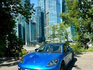 2018 Porsche Panamera 4S II, синий, 7000000 рублей, вид 1