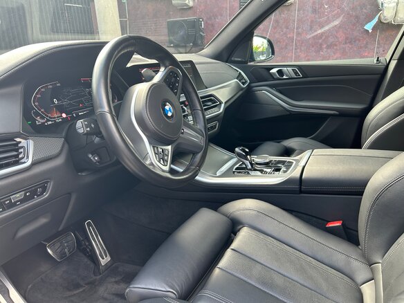 2022 BMW X5 30d IV (G05/G18), чёрный, 8990000 рублей - вид 9