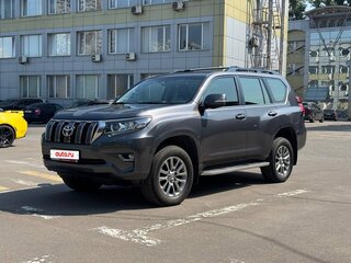 2019 Toyota Land Cruiser Prado 150 Series Рестайлинг 2, серый, 5800000 рублей, вид 3