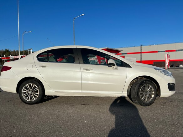 2017 Peugeot 408 I Рестайлинг, белый, 549000 рублей - вид 5