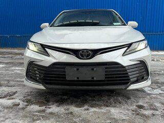 2023 Toyota Camry VIII (XV70) Рестайлинг, белый, 4000000 рублей, вид 1