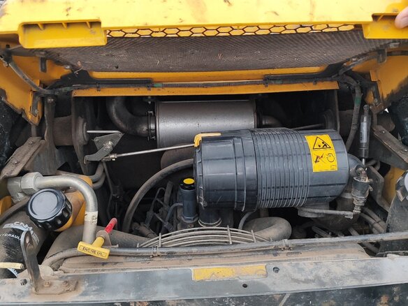 2011 New Holland L - series, жёлтый, 4000000 рублей - вид 5