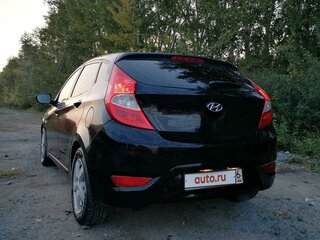 2013 Hyundai Solaris I, чёрный, 900000 рублей, вид 5