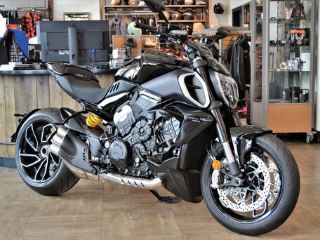2025 Ducati Diavel V4, чёрный, 3300000 рублей, вид 1