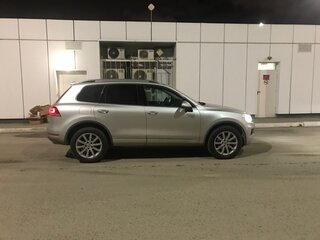 2011 Volkswagen Touareg II, серый, 2200000 рублей, вид 3