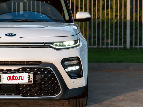 2020 Kia Soul III, белый - вид 2