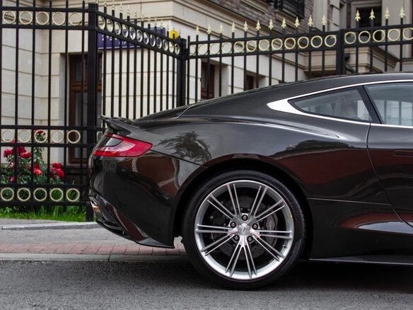 2012 Aston Martin Vanquish II, коричневый, 18000000 рублей - вид 7