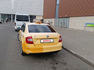 2015 Skoda Rapid I, жёлтый, 550000 рублей, вид 3