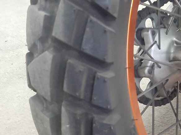 2010 Yamaha XG250 Tricker, оранжевый - вид 9