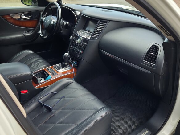 2010 Infiniti FX FX37 II (S51), белый - вид 15