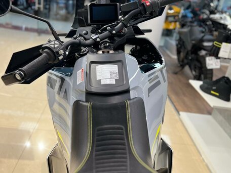 2026 Husqvarna Norden 901, серый, 1750000 рублей, вид 5