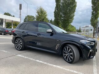 2019 BMW X5 M50d IV (G05/G18), чёрный, 7300000 рублей, вид 4