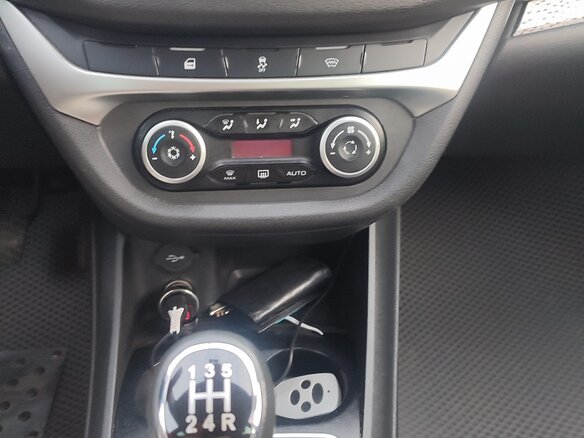 2019 Lada (ВАЗ) Vesta SW Cross I, оранжевый, 1300000 рублей - вид 9