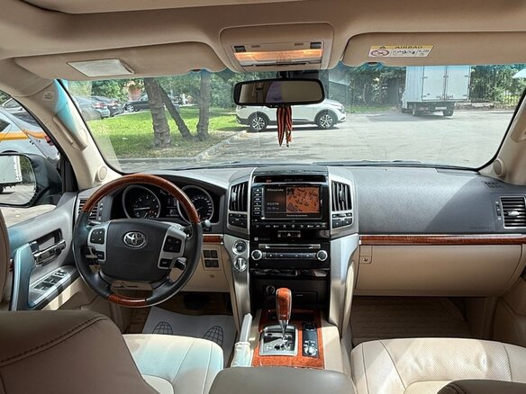 2014 Toyota Land Cruiser 200 Series Рестайлинг 1, чёрный, 4000000 рублей - вид 10