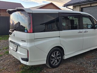 2015 Honda Stepwgn V, белый, 1650000 рублей, вид 2