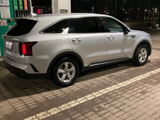 2021 Kia Sorento IV, серебристый, 3850000 рублей, вид 3