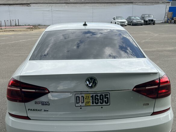 2017 Volkswagen Passat (North America and China) I Рестайлинг, белый, 1950000 рублей - вид 2