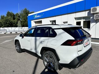 2020 Toyota RAV4 V (XA50), белый, 2950000 рублей, вид 2