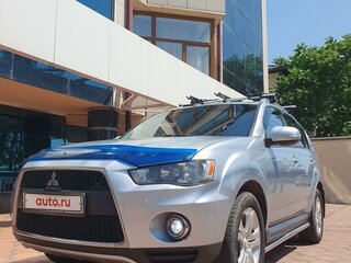 2010 Mitsubishi Outlander II Рестайлинг, серебристый, 1450000 рублей, вид 2