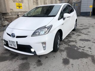 2015 Toyota Prius III Рестайлинг (XW30), белый, 1290000 рублей, вид 3