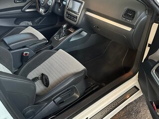 2012 Volkswagen Scirocco III, белый, 2000000 рублей, вид 4