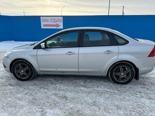 2010 Ford Focus II Рестайлинг, серебристый, 450000 рублей, вид 4