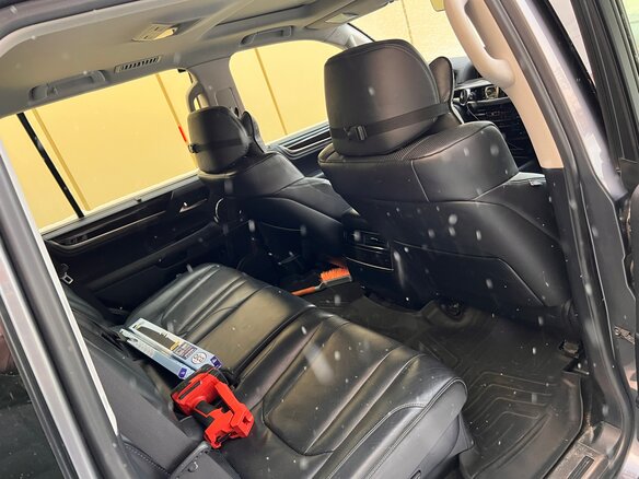 2017 Lexus LX 570 III Рестайлинг 2, серый - вид 3