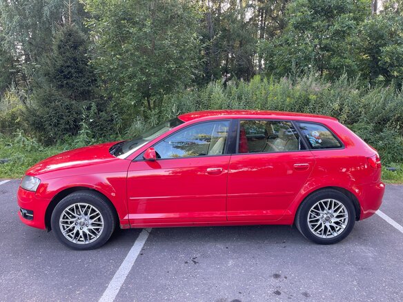 2011 Audi A3 II (8P) Рестайлинг 2, красный, 750000 рублей - вид 3