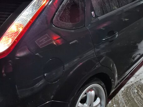 2008 Ford Focus II Рестайлинг, чёрный, 415000 рублей, вид 5
