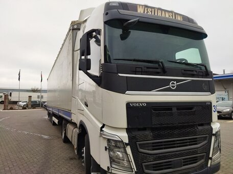 2017 Volvo FH, белый, 5500000 рублей, вид 2