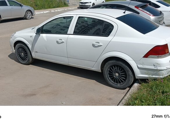 2011 Opel Astra H Рестайлинг, белый, 450000 рублей - вид 2