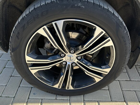 2020 Volvo XC40 I, синий, 4000000 рублей - вид 11