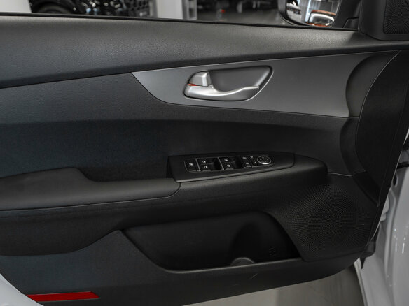 2026 Kia K3 II (China Market) Рестайлинг, белый, 2990000 рублей - вид 14