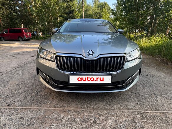 2019 Skoda Superb III Рестайлинг, серый, 3000000 рублей - вид 1